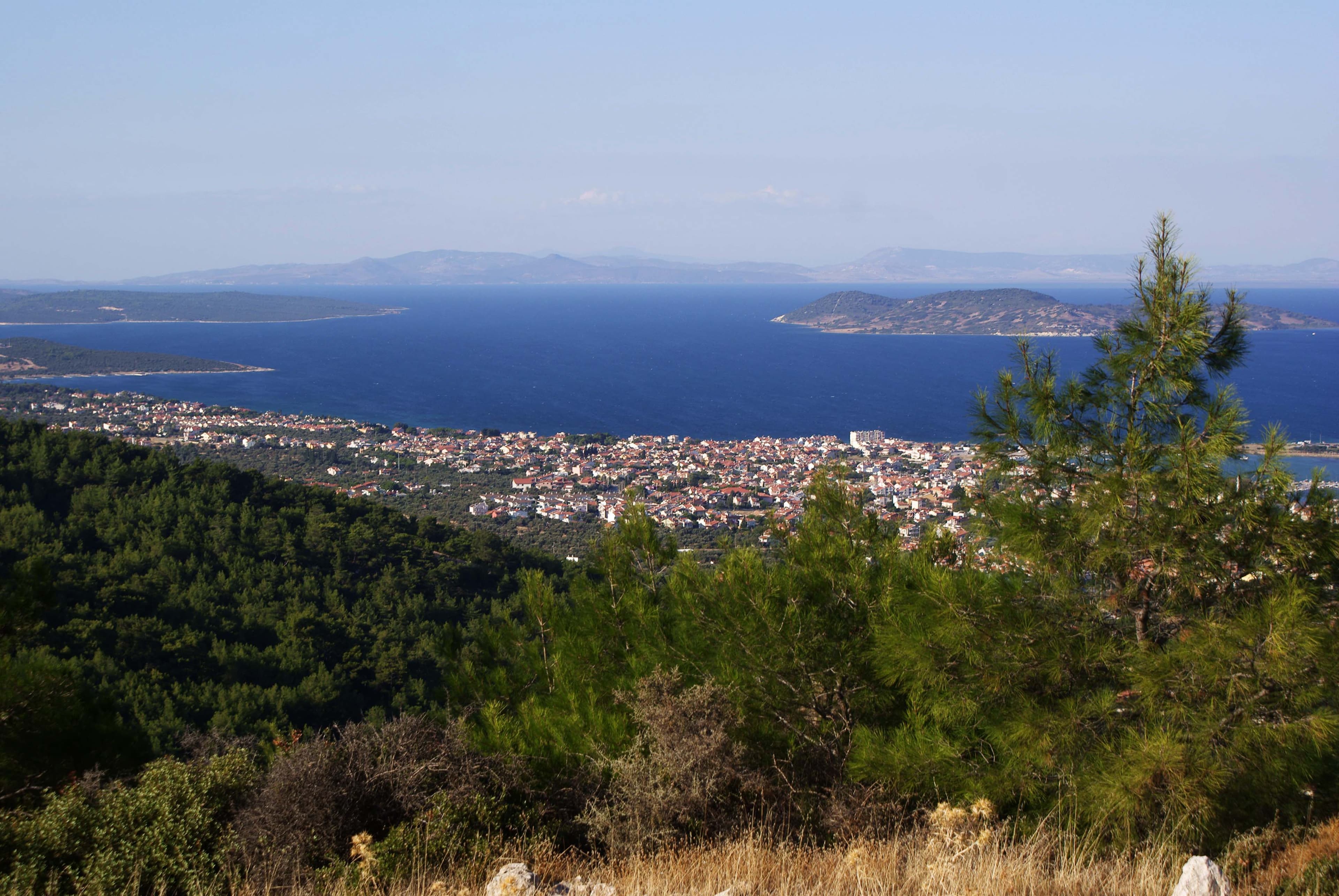 Urla Belediyesi Bademler'deki 8 arsayı ihaleyle satışa çıkarıyor