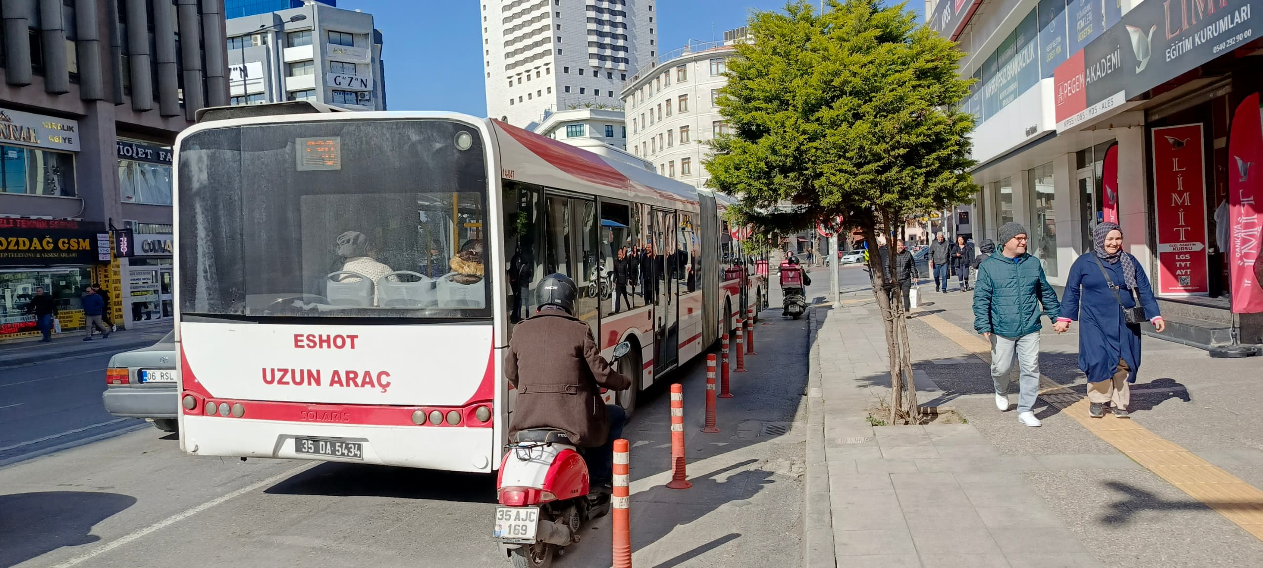 Menemen'de 14 otobüs hattı değişecek: ESHOT'tan Çömlek Festivali uyarısı